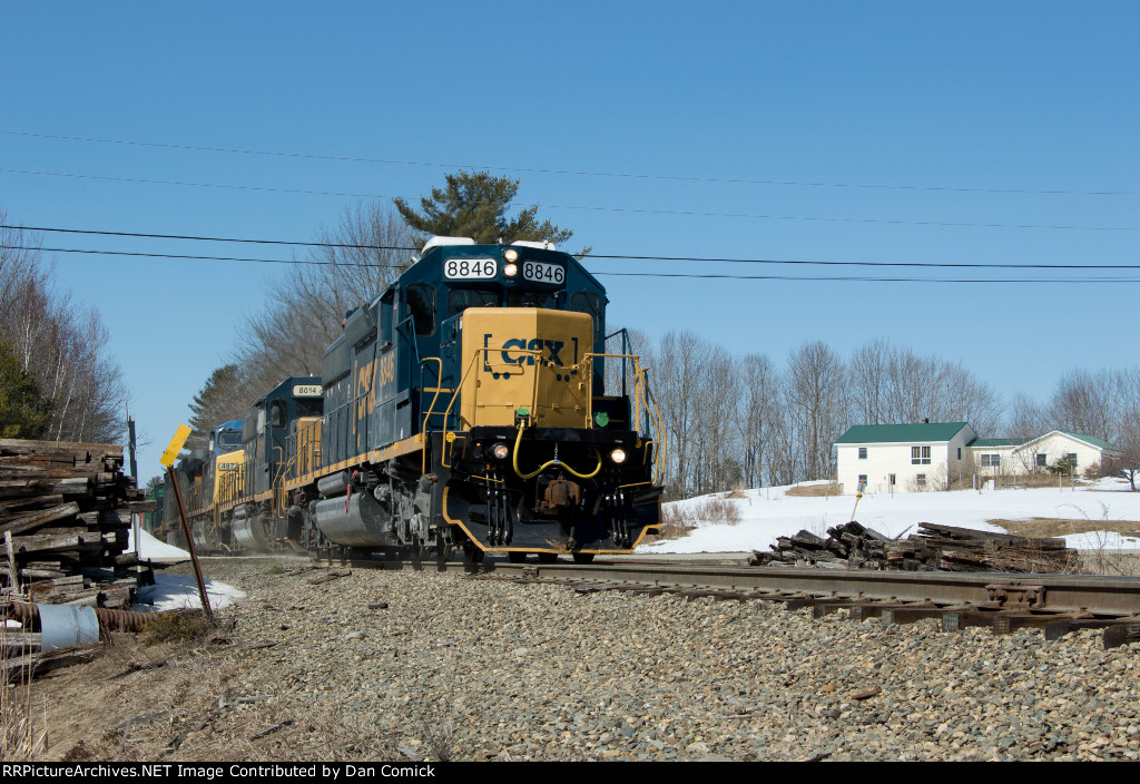 CSXT 8846 Leads M426 in Readfield